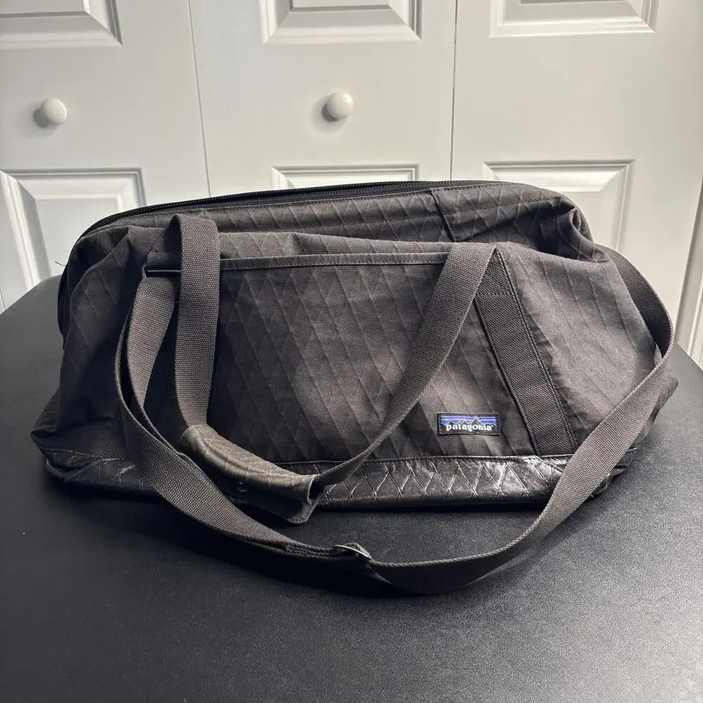 Patagonia 42L Stand Up Duffel Weekender Bag Black Organic Cotton Canvas + Strap
